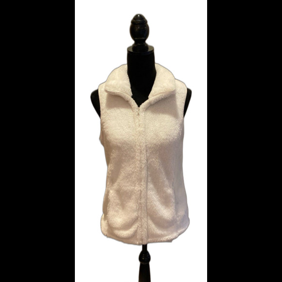 Croft and Barrow Fuzzy Vest Creamy White Furry Size Medium with Pockets Warm - Picture 2 of 11